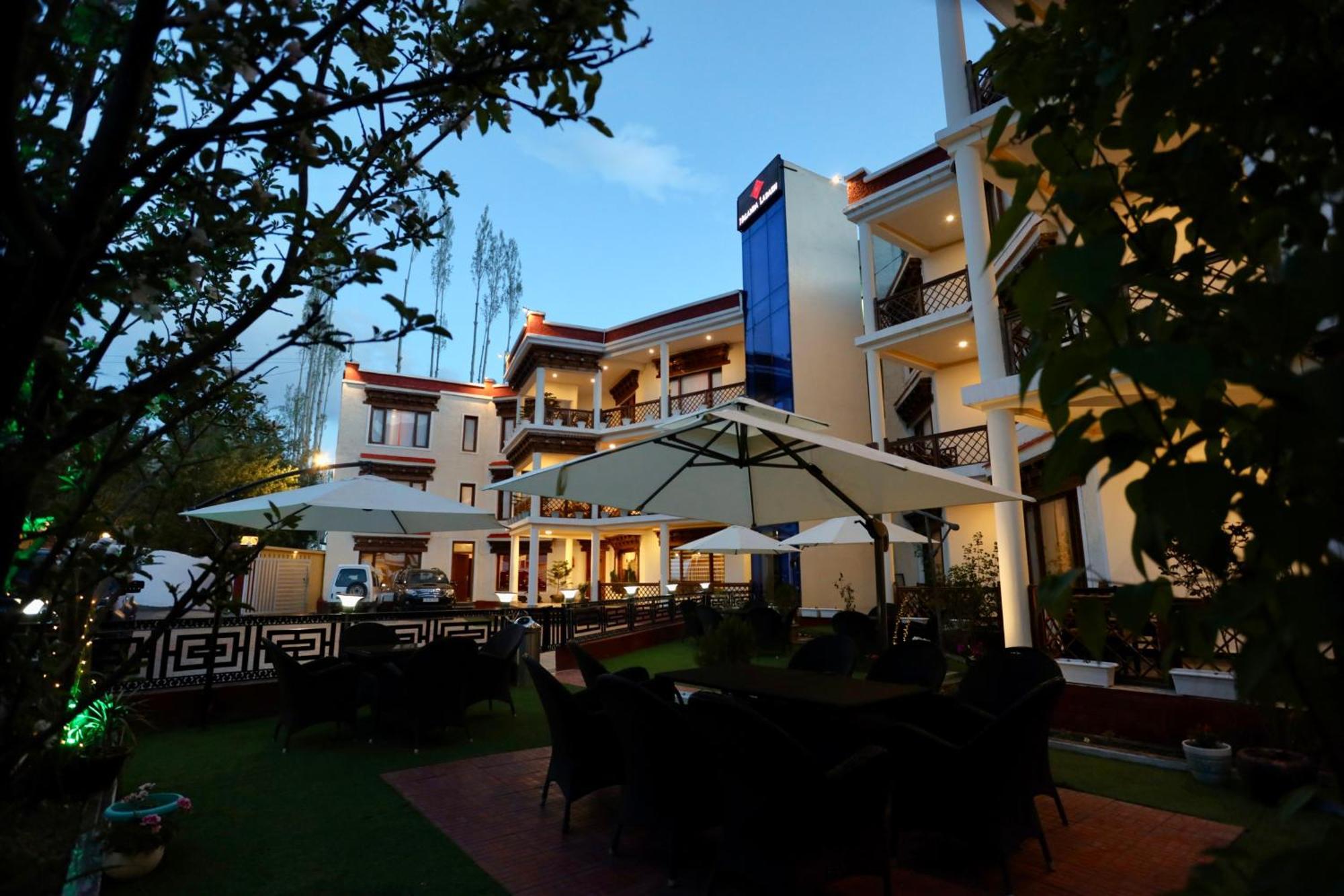 Hotel Nalanda Ladakh Лех Екстер'єр фото